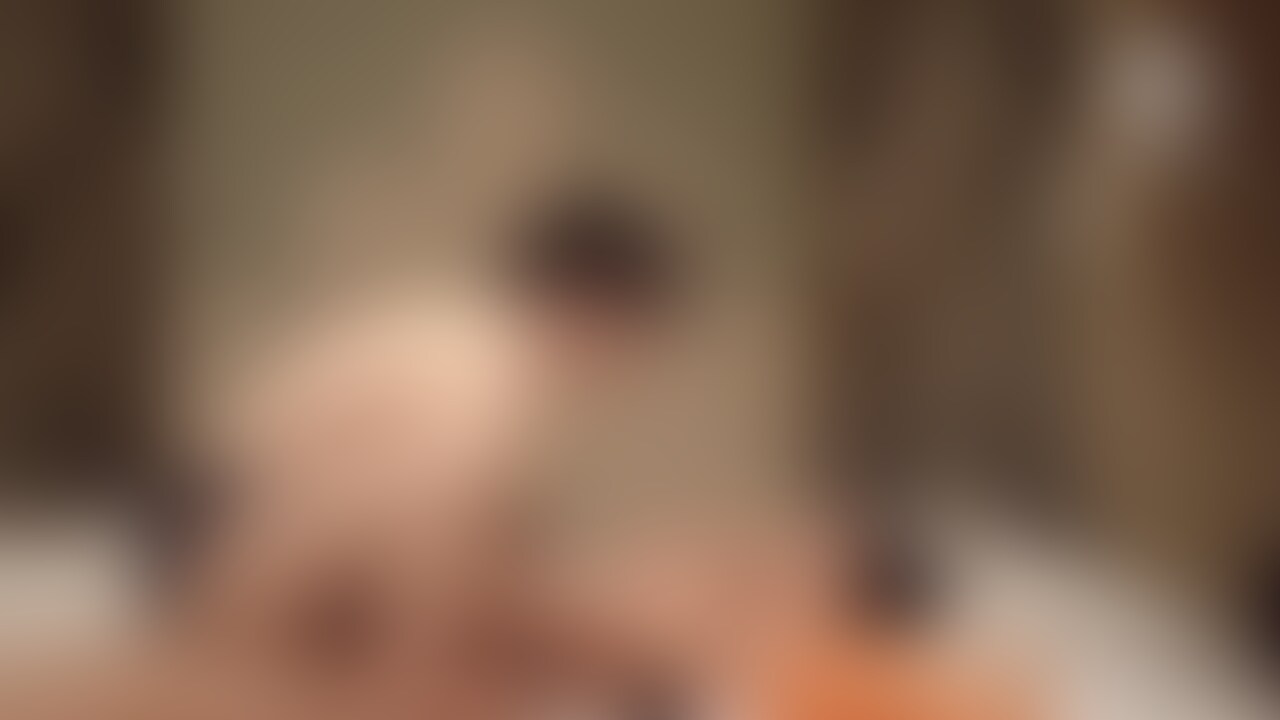 「ちょっと待ってください」でも待たない乳首おもちゃ攻め
学校では清楚、ホテルでは大絶叫に悲鳴。大学合格発表待ちjk1-4
恥ずかしがって手を口にやって声我慢してます。でも次の吸うやつはめっちゃ声出ちゃってますよ?
乳首感じませんと宣言してたのにどうしたのかな?
そして電マとバイブ攻め。パンツ越しのクリにも当てたりしてます。最後は電マとバイブを共鳴させながらのW攻め。そのクリに吸うやつ当てると「ちょっと待ってください。それは」って言ったり大きな喘ぎに変わりました。
ジュジュジュジュっとクリを吸い始めると「ちょっと待ってください」当てっぱなしは大変そうだから緩急パターンにしました。休んで動いての吸うやつの動きとこの子の声と体の反応がリンクして面白いです笑
そしてクリイキ
しっかりした舌先で超高速クンニする吸うやつ。
クリに押し付けるほど大きな反応でギブですか?
次の吸うやつが余裕そうだったので足を上げてクリの真下から全体に当てるようにして攻めると余裕なくなりましたね。バイブや電マも当てて…そして手マン。中の指を震わせたりクリにバイブ当てるから中を刺激したり吸うやつでW攻めすると「ちょっと待ってください、違いましゅ」ってすっかり壊れちゃいましたか?笑 (2/2)