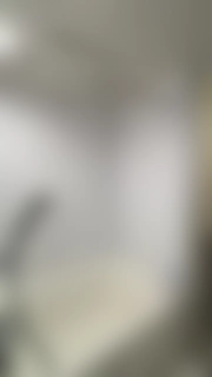 【⚠️完全顔出し⚠️美容クリニックの受付のお姉さん】
 
 マチアプで持ち帰った美容クリニックの受付の美人お姉さんをお風呂場でハメまくったw
 
 ※他の動画見たかったら、いいねと保存👍 (2/2)