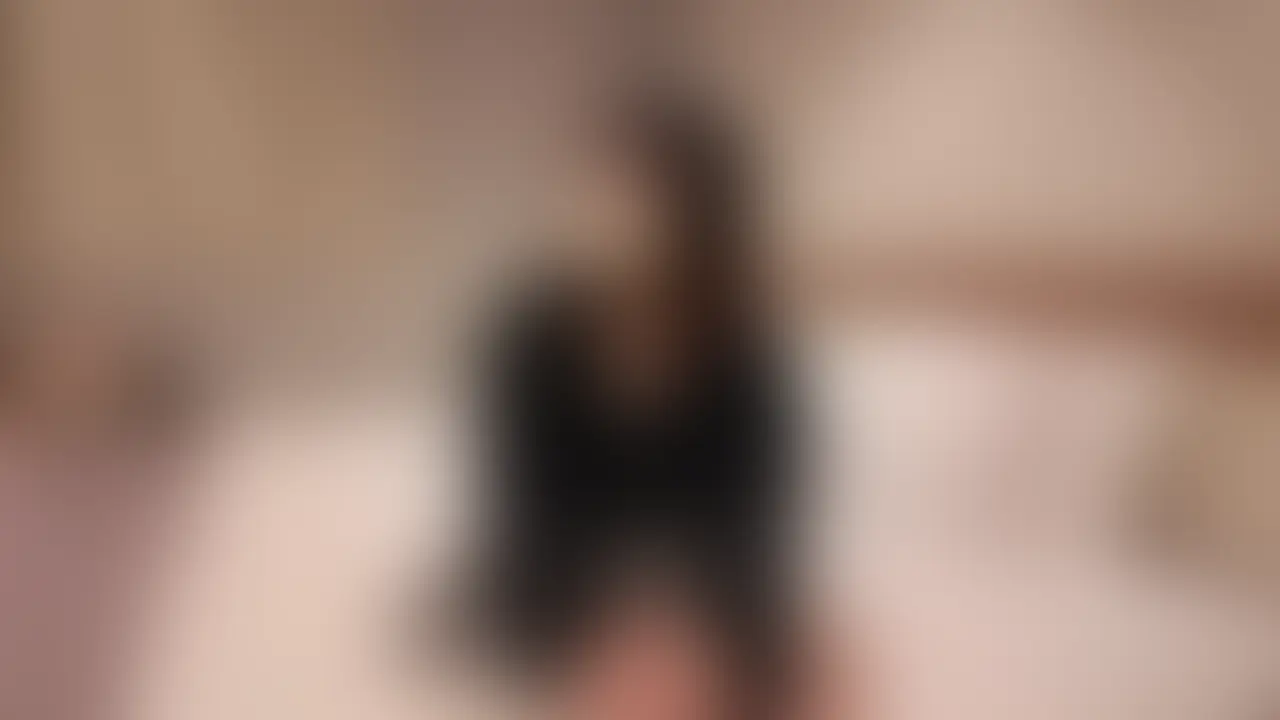 愛嬌抜群な巨乳女子大生のSEX依頼。
私の友達のチャラい医療大生からウブな子が気持ち良いSEXをしてみたいらしく紹介してくれました。
医療大生に通う彼女は男性経験が少なく彼氏としかエッチをしたことがないそうです。
低身長にも関わらず迫力満点なGカップおっぱいと程良い大きさの乳輪と乳首が堪りません。
本人曰く膣が短く、奥にすぐ届いて痛いと言ってました。
奥に当たらないように程よいピストンを続けると徐々に気持ち良さに身を委ねて乱れていく彼女の姿を見ることができました。
勉強も大変ですが、たまには息抜きに気持ち良いSEXをするのも悪くないとのことです。
もしかしたら淫乱ビッチの卵を羽化させたのかもしれませんね、、
#ウブ
#美尻
#美乳
#巨乳
#巨尻
#乳首
#低身長
#個撮
#個人撮影
#色白
#種付け
#ハメ撮り
#裏垢
#変態
#素人
#サウナ
#下着 (2/2)