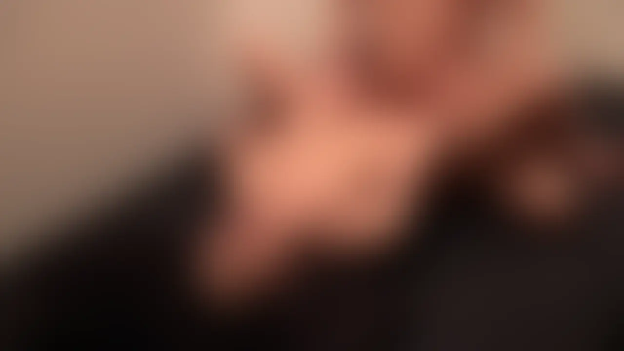 【本編顔出し】【大量潮吹き】~こっそりゴムはずして中出し~人妻セフレ (2/2)