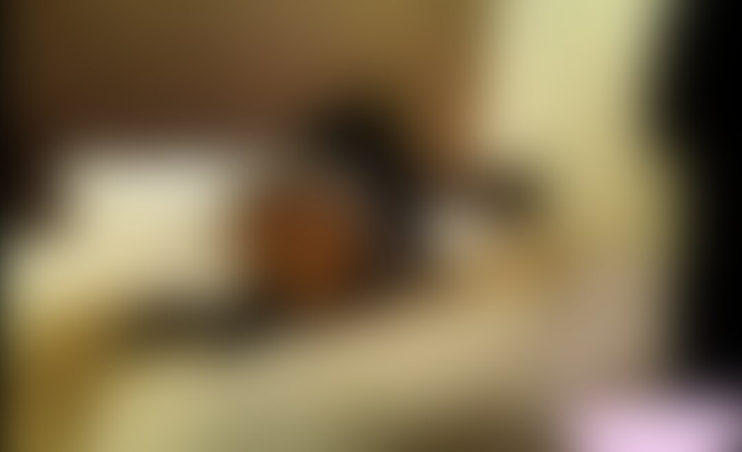 お待たせしました!
みるみるみるくスタートです!
毎週あげていきます。
第一弾動画はこちら🐇💥
友達と遊びに行って、門限に帰れなかったから叱られてます💦楽しいとつい時間を忘れちゃう😭
自分で四つん這いになるように言われ、カウントもさせられています。カウント10を数えるのも姿勢を崩して…やり直し😱グズグズでしっかり反省が出来てないと言う事で、仕上げにお膝でも叩かれました。それはまた次回アップしたいと思います🐇💕
カーさん、鞭を持つといきいきしてる…😰 (2/2)