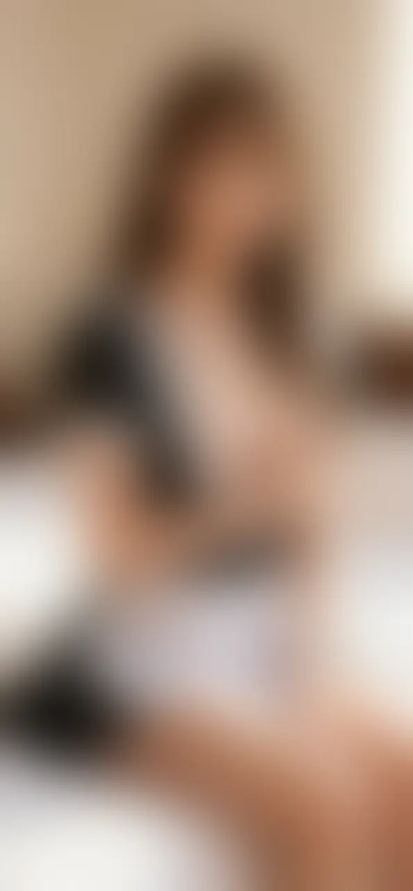 有明ゆりか「えっちなメイド、好き…？ ちゃんと着てるのに全然足りなくて、胸元も気持ちもゆるゆるになっちゃった♡ 今日は特別に、近くで見られるの想像しながら撮ったよ。」の投稿サムネイル