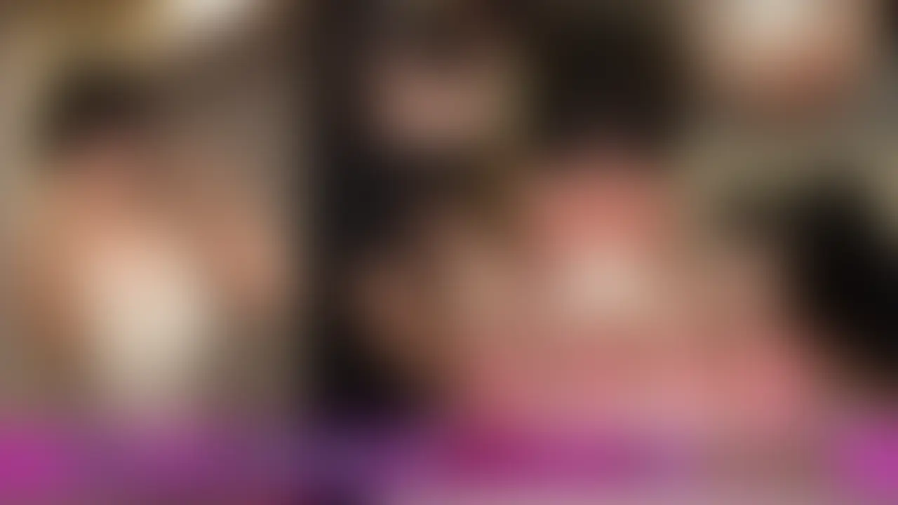 ２年前に、はじめての企画参加で１０人の男性にセックスされちゃいました。♀まきさん（学生）です。今回、２回目の企画参加を体験しました。参加男性は１４人です。プレイの内容は、他の女性が体験しているのをサイトで見て前回とは違ってオ〇ンコに中出しを体験してみたいと思ったそうです。普段は未経験ですがアナルセックスもＯＫになりました。１４人の男達に囲まれて次々の男性にセックスされていくエッチな羞恥体験をしちゃいました。じっくりと見てください。 (2/2)