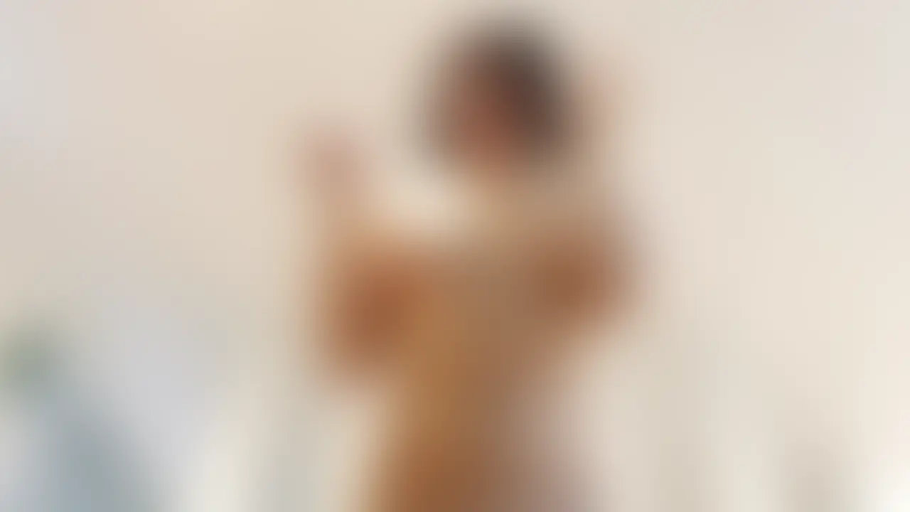 関西混浴倶楽部「りんの個人撮影。主観視点で見上げるような形でのキス画像です。下からだとオッパイの形の綺麗さがよくわかります。」の投稿サムネイル