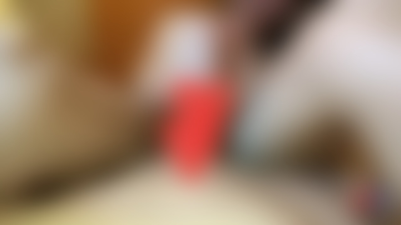 エロい所を集めた再編集版です。231

＜内容＞
男目線アングルでの手コキから始まります。
十分硬くなったところで正常位で挿入開始。

感度の良い嫁はイクイク連発で何度も果ててしまいます。
中盤からの種付プレスに近い正常位では、
濡れまくったアソコから溢れ出る愛液が垂れてきます。
エロいですよぉ～

そしてそのまま膣内射精をきめます！
妊活のセックスですので精子を注ぎ込む様子を
お楽しみくださいw

最後のシーンはかなりグロいので注意です！

＜プレイ内容＞
手コキ、正常位、中出し

サイズ:HD　488MB 約11分 (2/2)