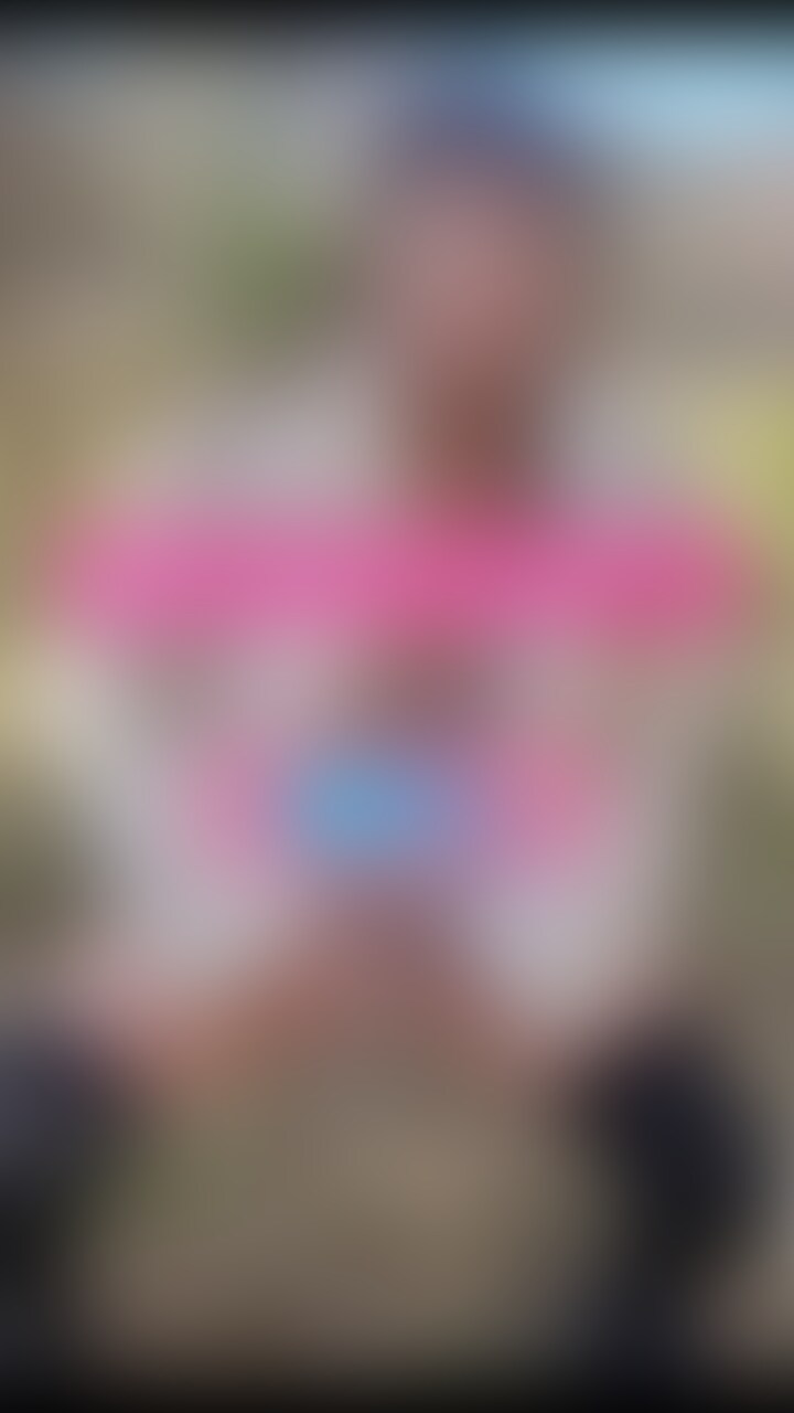 【顔出し】外でフォロワーさんと露出撮影してたらテンガエッグ渡されてここでオナニーしろって言われた🥺
恥ずかしいのに気持ちよくなってくるとこの動画が色んな人に見られるって思ったらどんどん興奮しちゃった🥺💦 (2/2)