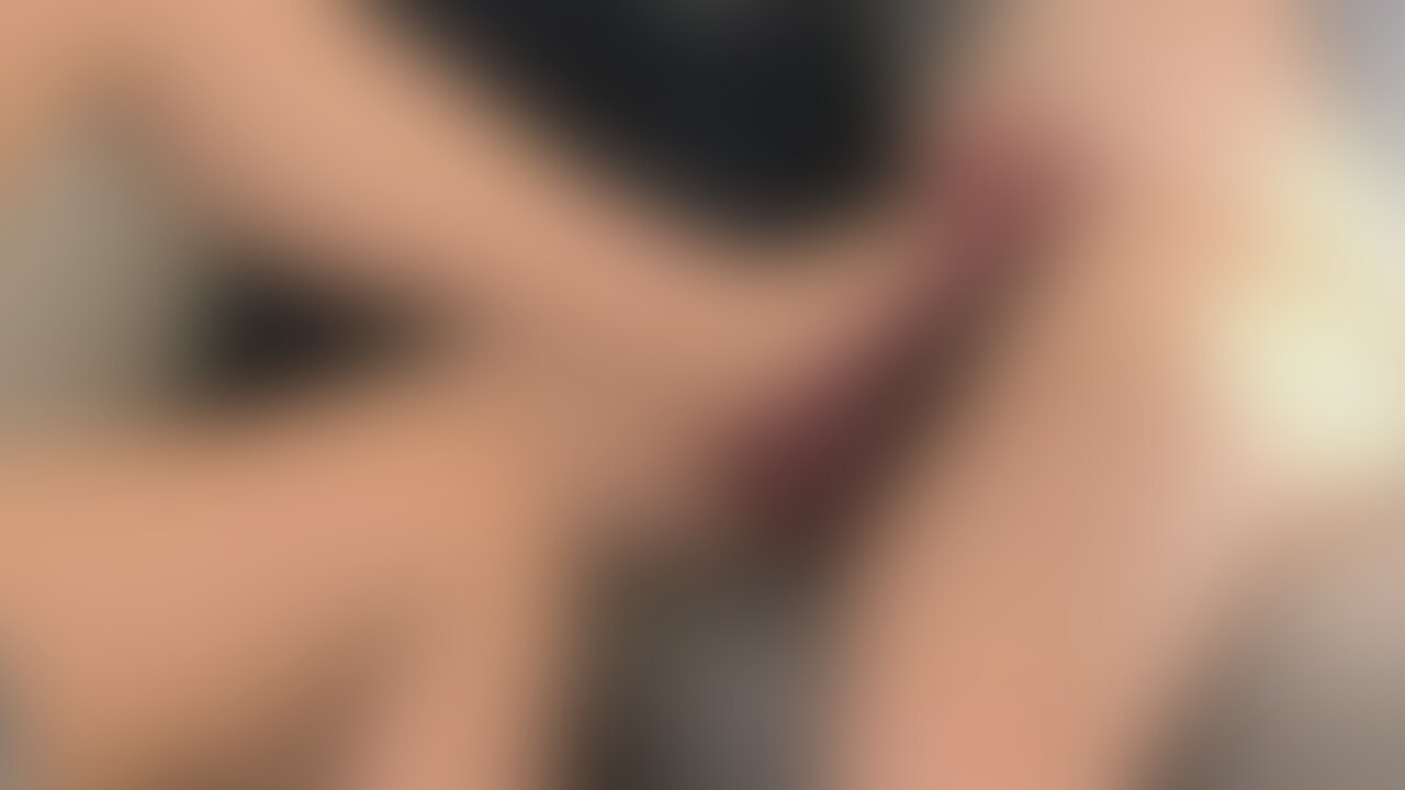 さなちゃんのペタンコパンプスで足コキ
今回は隣の歩く人の足音まで聞こえる、プレハブの様な壁の薄いスタジオで、カーテンのみで遮断した部屋で足フェチプレイ。
緊張感がありながらもパンプスで足コキ、すぐ隣では何も知らない人が通行していきます。
さなちゃんは メールで
> > > > (なお、履き古しの在庫を見たら
> > > > 後はヒールほぼなしのパンプスが
> > > > 3足程でした(^_^;)💦)
との事で家から持って来てくれた靴底ツルツルの靴でたっぷり裏筋をさすったり、踏み踏み、我慢汁が大量にでていました。
靴での足コキも楽しそうでした。 (2/2)