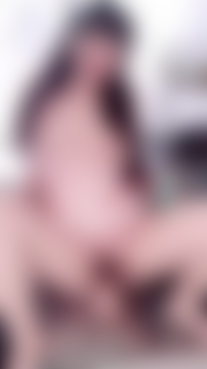 裸エプロンでジュポジュポパイずりからのぶっかけ❤その後指でくちゅくちゅして
シンクでお股拡げてクパァ(/// ^///)
最後は電マとディルドで騎乗位イキ💦
擬似中出しでフィニッシュな新妻風動画です! (2/2)