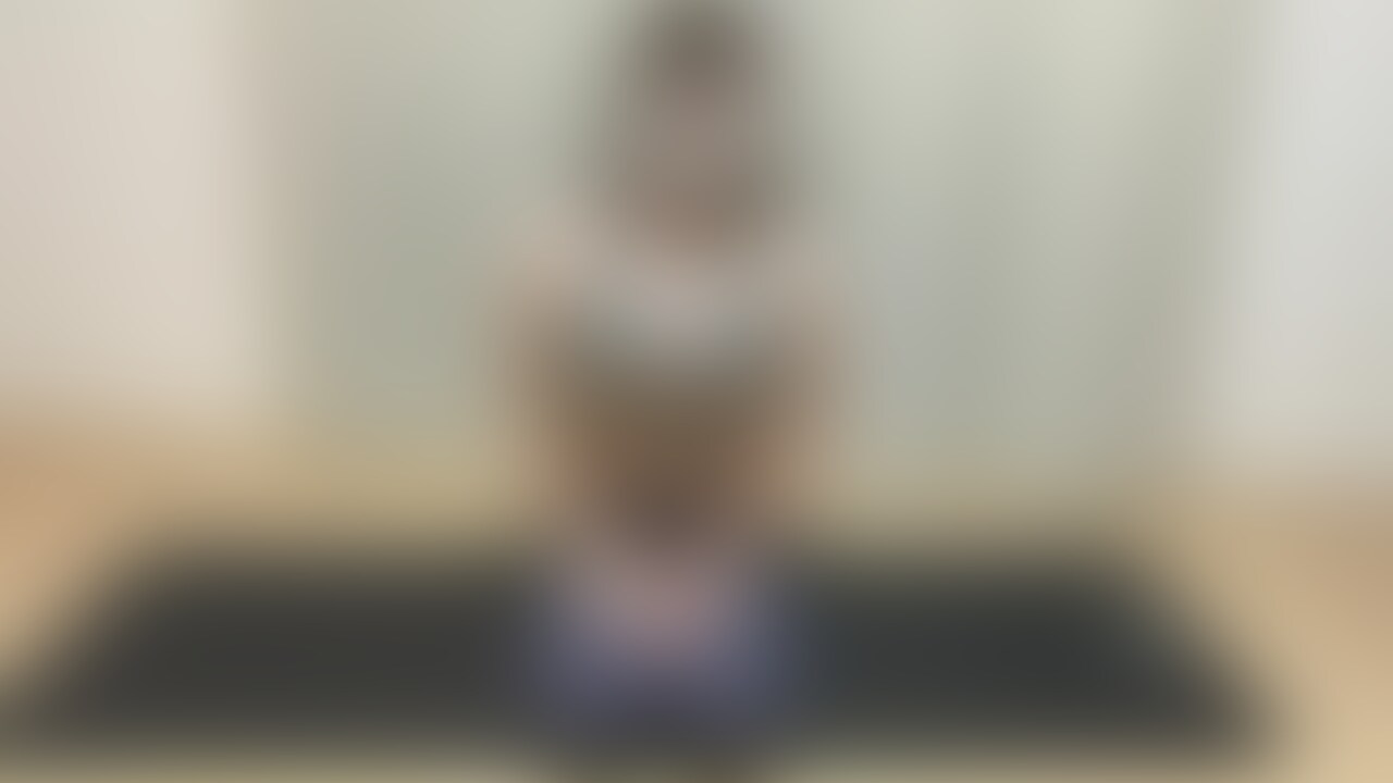 ジム帰りにストレッチしてる巨乳スポブラ女子にマッサージするふりして挿入 (2/2)