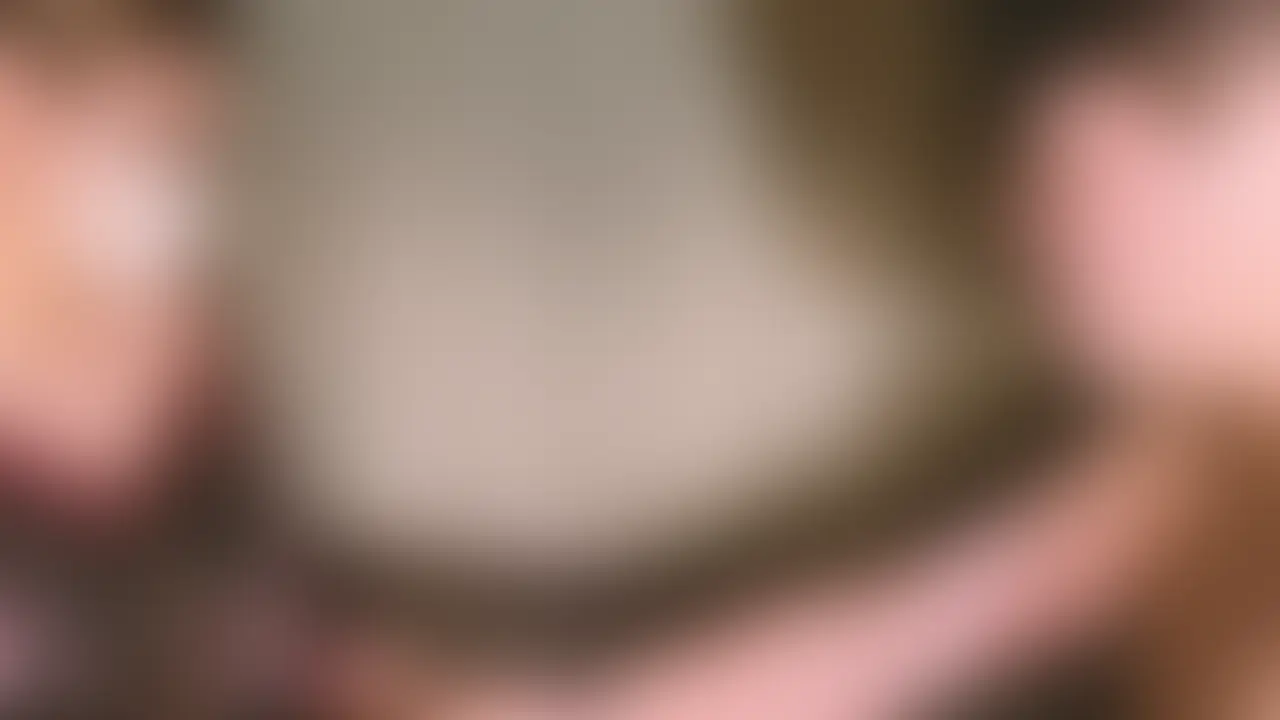◎Nカップハーフ爆乳痴女からのMプレイ
目隠しされた男を、Nカップ痴女が男を責めて気持ちよくする。
挿入してからはMに変わって、行きまくる爆乳ギャル
最後は生中出し! (2/2)