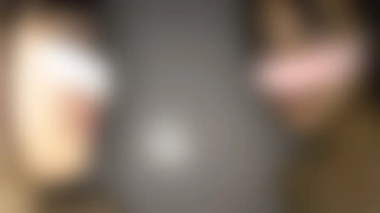 東京●●女子大学に在学中のレズカップルのヨダレだらだら濃密キス!!!

某国立大で物理を学んでいる哲也です。
恥ずかしながら童貞です。
奥手なんで、家族以外の女子に話しかけることができなくて。。

ボクには一つ上の姉がいます。
姉からは「いつ彼女できるの？」って心配されてますが、そんな姉はレズです。
ボクは姉を少しだけ心配してます。

ある日、姉に呼び出されました。
姉は彼女的な友達の女の子と一緒でした。
童貞のボクに女子のあつかい方を教えてやるって言うんです。
その様子をボクがビデオカメラで撮影することになって。

めっちゃ緊張しました。
しかも片方は姉ちゃん。

風呂場で姉と姉の友達がキスしたり、カラダを舐めあったり。
姉が慣れた手つきで友達を手マンでイカせてます。
ポニテなのがボクの姉です。

撮影後、姉に「どう？勉強になった？」って聞かれたんですが、そこまでたどり着くのが童貞は大変なんだよと。
姉に教わったプレイをボクが実践するのは当分先のことになりそうです。 (2/2)
