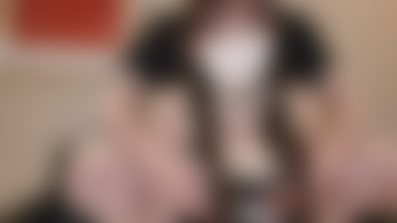皆様こんにちは✨
今回はメイドで撮ってみたょ！

いつもたくさんの方からリクエストを頂いていてとても感謝しています💗

もっとたくさんの方からこんなのが見たいっていうのをできる限り今後も投稿させて頂きます( *´艸｀)

気軽にコメント、メッセージでリクエストを伝えてくださいね♪
最後に!!良かったら[いいね☆]押して頂けると泣いて喜びます💖✨ (2/2)