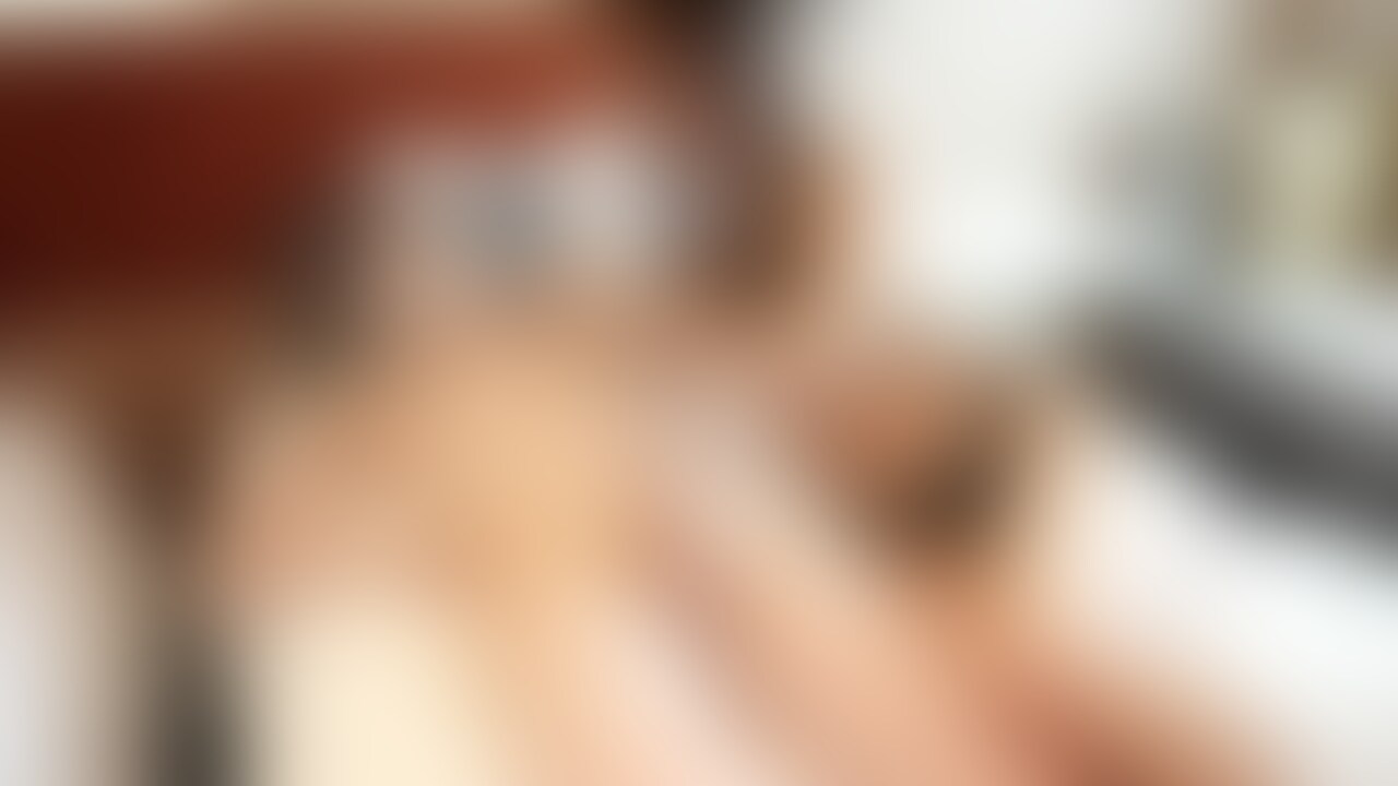 おちんちん欲しがってこうやってしこしこ続けたらもっとカチカチになっちゃうね🤍
寸止めさえもしてもらえなかったらこんなパンパンになっちゃうんだ🤭
こうやって私の手でもっと包み込まれたい?💖
もっと私がしたくなるようにエッチな声聞かせてよ😘 (2/2)