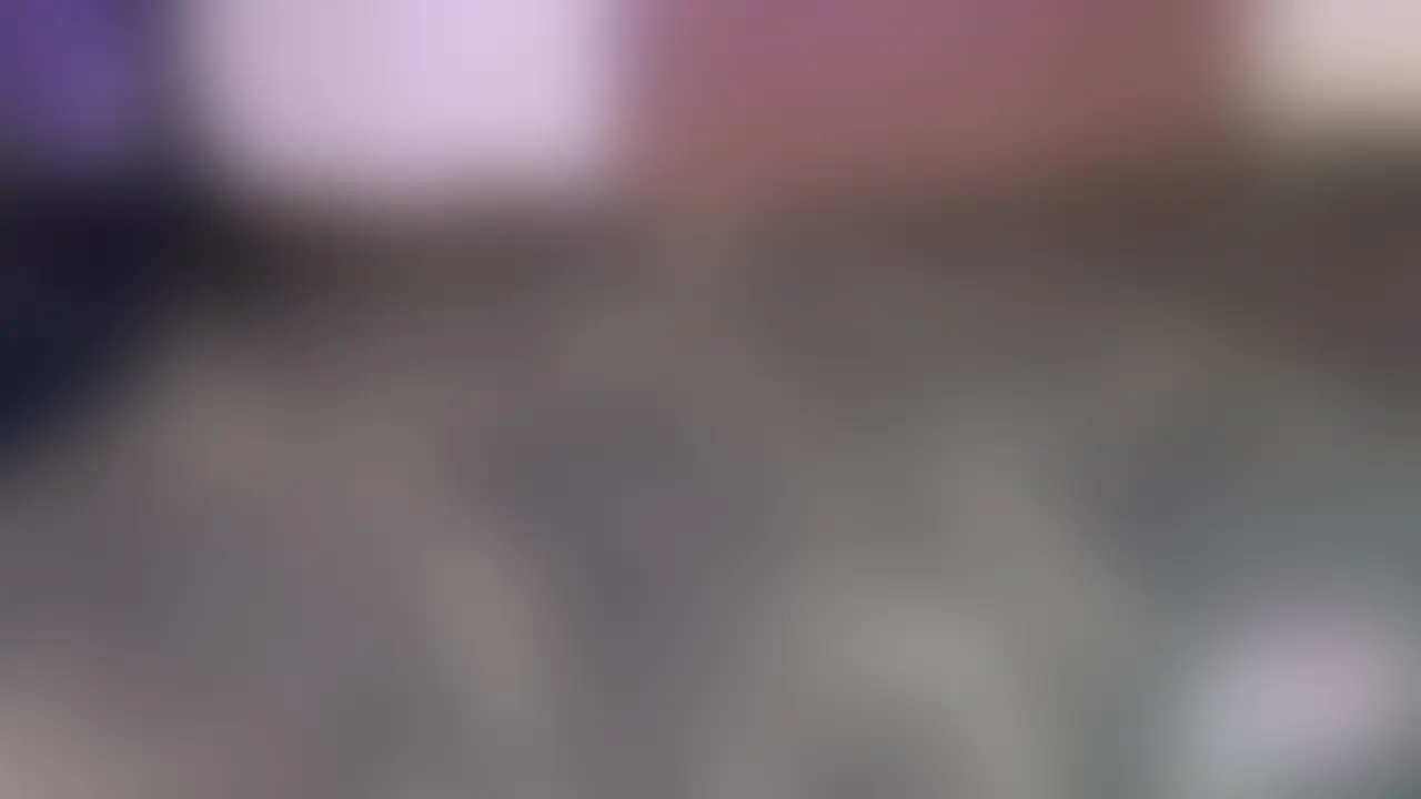 今回も人妻セフレとホテルで待ち合わせ。
彼女が当時着てた制服を持ってきてくれたんで、着替えてもらった。
実りすぎたデカ乳がブラウスに収まりきれなくて、
ボタンが今にも弾け飛ぶくらい溢れまくってる状態。
もうエロすぎて笑う。前戯をたっぷりやって、母乳も絞りながら
クリトリスを責めまくったら、数回イキまくって震えてた。
そのあとバックで生ハメ。
一度外に出して精液ぶっかけてから、
すぐまたちんぽを奥までぶち込んだ。
かき回されまくったまんこはもうぐじょぐじょで、1回射精した精子が泡立って白く濁ってるのが丸見え。排卵日近いって分かってるのに、欲に負けちゃう人妻。
最後は「中に出して…お願い…」って懇願してきて、大量中出しで締めくくりました。
NTRの背徳感溢れる作品です。 (2/2)