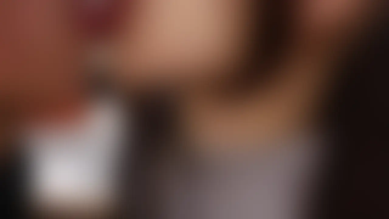 【極細美脚の30歳人妻!オトコをトリコにする美貌でザーメン搾り取られる!!】(00:55:14)
■お名前
Mさん
■年齢
30歳
■結婚歴
3年
■家族構成
夫・本人・長男
■夫への不満(単身赴任で会える機会が少ない)
・寂しくても、すぐには会えないのがつらい。
・連絡だけでは埋まらない距離を感じる。
・気づけば一人で過ごすことが当たり前になっている。
・夫婦なのに、どこか別々の生活を送っている感覚がある。
・一人で抱え込むことが増えてしまった。
・次に会える日を待つばかりの日々に疲れることがある。
■俺様のレポート
(小声)...単身赴任中で不妊セックスレスの三十路奥様が、スレンダーで極細の美脚を魅せながら、ねっとりとしたご奉仕で俺たちの心を鷲掴み! (2/2)
