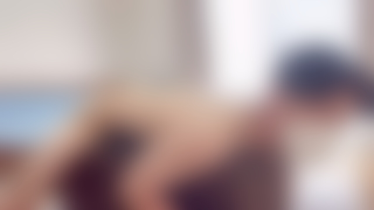 馬乗りで腰振り床オナ♡ ビクンっビクンって痙攣逝きしちゃいました♡ sample 1