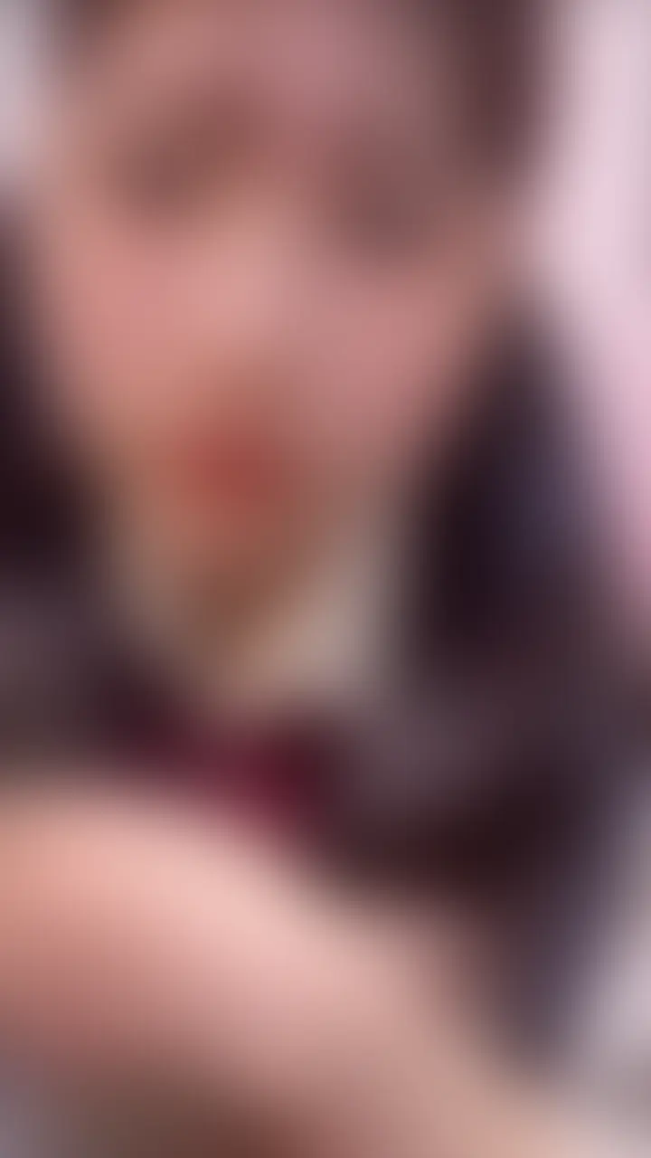 指で掻き乱す音がエロすぎるし、めちゃくちゃお潮があふれてるの、、(⸝⸝⸝´꒳`⸝⸝⸝)
ディルドでも突きまくり…白濁液がとろん///
気持ち良すぎたオナニー…
うみかを犯してるように妄想してね(´-ω-`) (2/2)