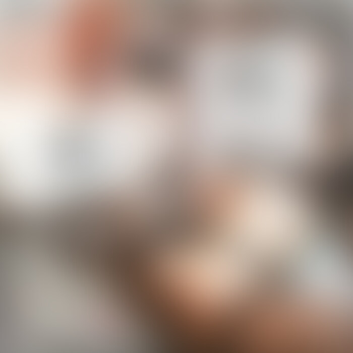 こんばんは🐶♡
今週の新作動画アップです！

今回は書き初めをしました〜！
新年始まって昨年の振り返りと今年の抱負などを書いたよ😊
何を書いたかは動画で確認してね♡

まおくんも書きたい！って言うから筆渡したら
ろこの体を半紙にされちゃいました😯！
おっぱいとか色んなとこさわさわされてすごくくすぐったかった〜💦

体に書き初めしてもらいました❤︎
そして気づいたらおパンツ脱がされてて、正常位で挿入〜
新聞の上でぱこぱこされて、
それが好き勝手にされてる感じがしてすごく良かった…🥺

体勢変えて寝バックも♡
ゴリゴリ中擦られるの気持ち良すぎていっぱいイっちゃった🤤💘
中にいっぱい注がれて、いい書き初めタイムでした💋♪


今週も見てくださってありがとうございます🐶！ 
［いいね♡］とコメントお待ちしてます🙌


【この動画の顔出しバージョンはこちら💘↓】
https://myfans.jp/posts/0b075d98-920f-49e1-aa2b-f7e6681dc218?utm_medium=referral&utm_source=share&utm_campaign=post_share (2/2)