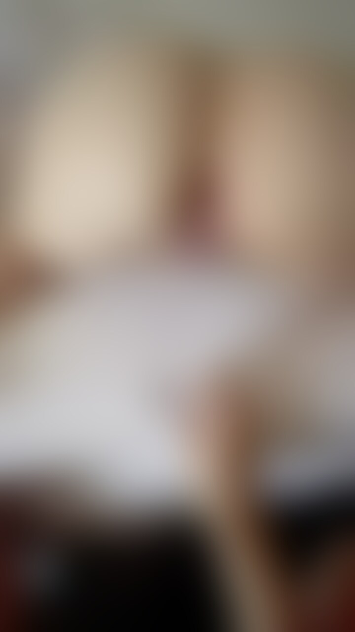 普段はジムで真面目に働いている
子をホテルにてハメてきました。
久しぶり会った子だったのですがチンポ我慢できず
もうちょっとディルドしつける予定が
気づいたらチンポ食われてました😭
相変わらず巨尻で美乳でいいまんこに育ってきてます。
いつかこの子とは複数でするのもエロいかもですね? (2/2)