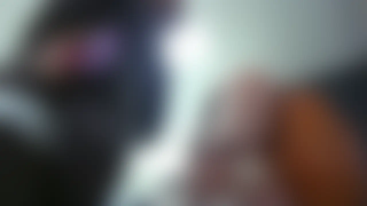 撮ってしまった12 ハーフアップで小柄で大人しそうなK
主要駅で発見してしまいまた場所を考えずにまたカメラをONにしてしまっていた。小柄な子というのもあり興奮がとまらない。
電車に乗ろうとした瞬間、青の生パンを確認。もう興奮がとまりません。そのままひたすらに中身を堪能。電車を降りた後も追跡。その中身をどうしても見たかった為、必死になって生Pを追いかけていたら小柄な子が後ろを振り返りまさかのカメラ?を確認してきました。
次こそはバレないようにしてるから大丈夫と思ってましたが2度見。これはもうと前の第3者バレの感情がフラッシュバックしてしまいカメラを外に向けてしまいました。
興奮と不安が同時に来て感情がおかしくなりながらもアソコはフル勃起してしまう物でしたので皆様にお裾分けします (2/2)