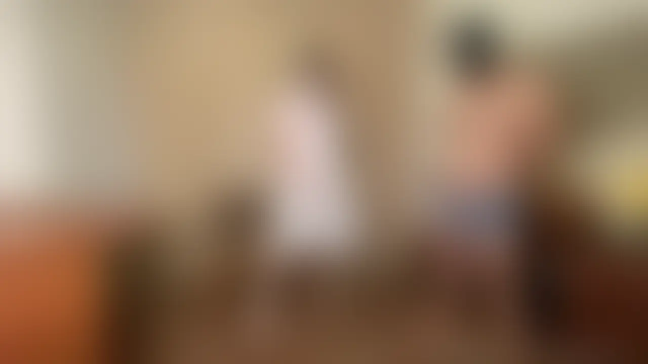 【玉責め&靴責め】春らしい服装とヒールで金玉いじめ!ヒールの先が玉に食い込むも惨めに射精 (2/2)