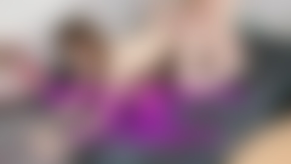 ★美少女とハメ撮りセックス個人撮影★
着衣のまま四つん這いで濃厚生フェラ
おっぱいをまさぐりながら脱がして全裸
手マンで大量潮吹き
最強乳首舐めと最強フェラチオ&チクラチオ
主観でカメラ目線フェラ
正常位で挿入してガン突きイカセ
バックでイカセてビクンビクンから射精 (2/2)
