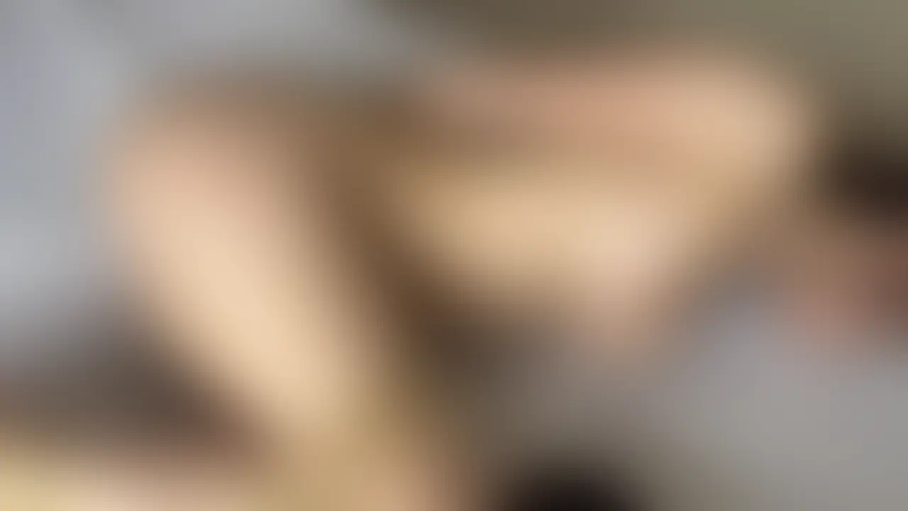 みゆきです🍑💕
撮影の休憩中、ちょっとお昼寝してたら‥
全裸にされてガムテープで動けなくされてた〜😭💦💦💦(みゆき爆睡しすぎだよね😱)
なにこれ〜🤯ってびっくりしたけど、すぐドキドキして興奮しはじめちゃったのは内緒だよ🥹💓
‥ガムテープってなんか生々しいね🙄
気づいたら、美尻さんが電マを持ってニヤニヤしながら近づいてきて‥
『あ‥これ、絶対限界までいじめられる。😧💕』
って思ったら案の定。
思い出しただけでみゆきのM心がマグニチュード8.0で揺ら揺らしちゃう🫨💗
みんなはみゆきにガムテープしたら、どんなことしていじめたい☺️?
コメントで教えて〜!
感想たくさん待ってるよ💌
※お知らせ📣
いいね、保存マーク、コメントを各10個以上してくれた方は、特典が進化します‼️
エロ写メ特典→➕3枚(計6枚)
通話特典→➕5分(最大25分)
※対象の投稿は、自分の前回更新日から今回更新日まで🍑
●例→1月1日に更新して、特典を受けたい方は12月1日〜1月1日までの投稿にいいね、保存マーク、コメントを10個以上残してくださいっ💕 (2/2)