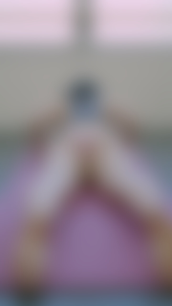足首をしっかりと回したり脚を引き上げて伸ばし休日に身体を癒やしてあげましょう♪😋💖 (2/2)