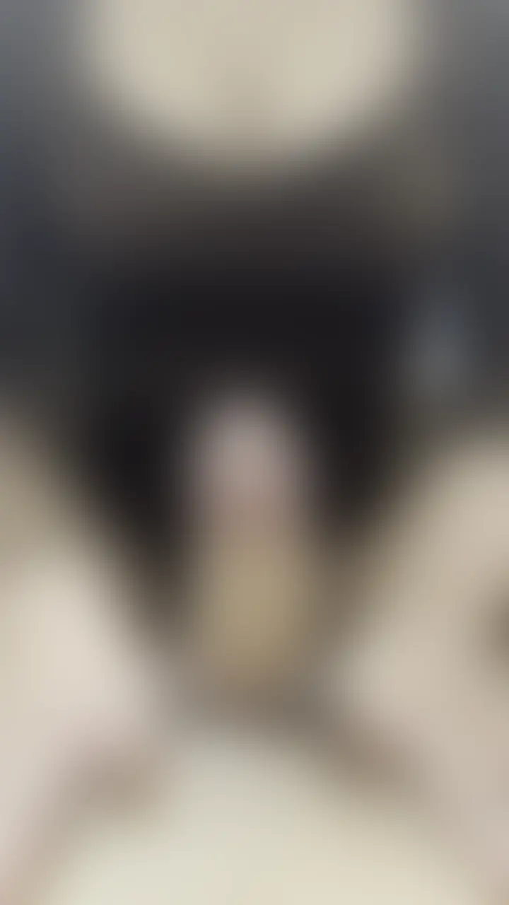 すぐイっちゃう早漏チンポを亀頭責めと寸止めで鍛えてあげました♡
イク寸前で何回も止められて苦しそうな顔可愛い💋
早漏が治るようにイッた後もずーっと先っぽだけシコシコ… (2/2)