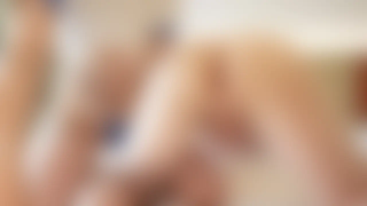 お尻なぞられて気持ち良い?
オイルでテカテカ~🤍ホタルになっちゃう❣️
またイかせてもらえなかったねぇ🫧
ね?イかせてもらえなくて残念だね?🥳
もしもーし、エムちゃーん🙋♀️
先っぽ触られた途端に息荒くなるから分かりやすいね👐 (2/2)