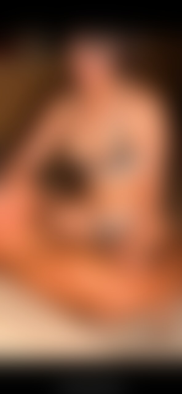オイルでテカテカプレイ①

CKの下着ってなんでこんなにエロいの…！！

マッチョでイケメン巨根君に気持ちよくしてもらっちゃいました…
丁寧にク〇ニされて、手マンで潮吹きまで♡

お互いにオイルでテカテカになりながらハメまくり！！ (2/2)