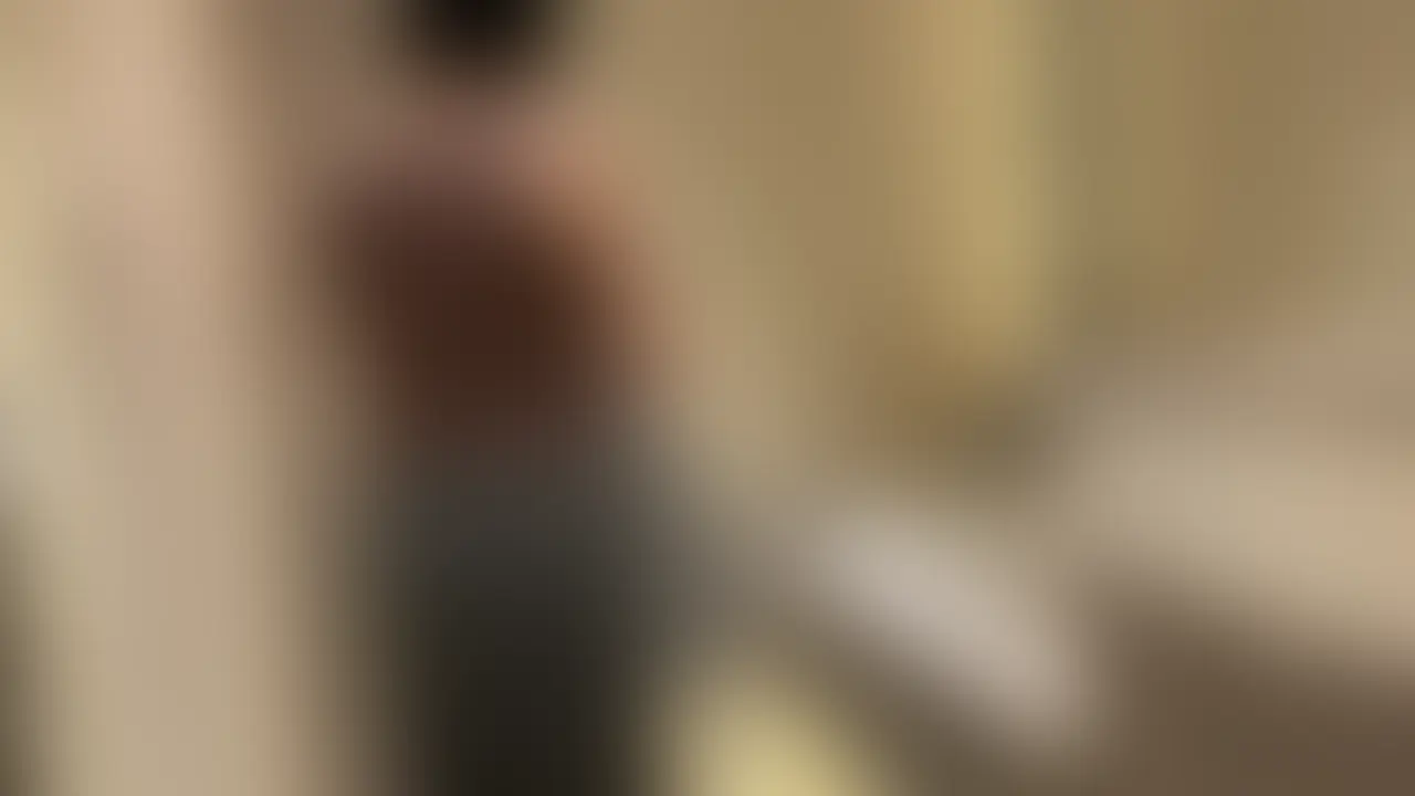 「明日結婚式なんです」って会いに来た20歳の、最後の独身の身体を堪能してきました(笑)。
次の日に純白のドレスを着る予定の20歳が、結婚前夜に「最後めちゃくちゃにされたい」ってベッドの上で狂ったようにイキ続ける背徳感、マジでヤバすぎ。
奥までねじ込むたびにギュンギュン締め付けてくる名器っぷりにもトんだけど、一番興奮したのは帰り際。
「落ち着いたらの、また会いに来ます」って……おい、結婚しても裏で俺に抱かれ続ける気満々じゃねーか。
旦那には絶対に見せられない、最高にエロい花嫁の裏の顔。
※ガチで危険な動画なので突然削除あり。見逃し厳禁。 (2/2)