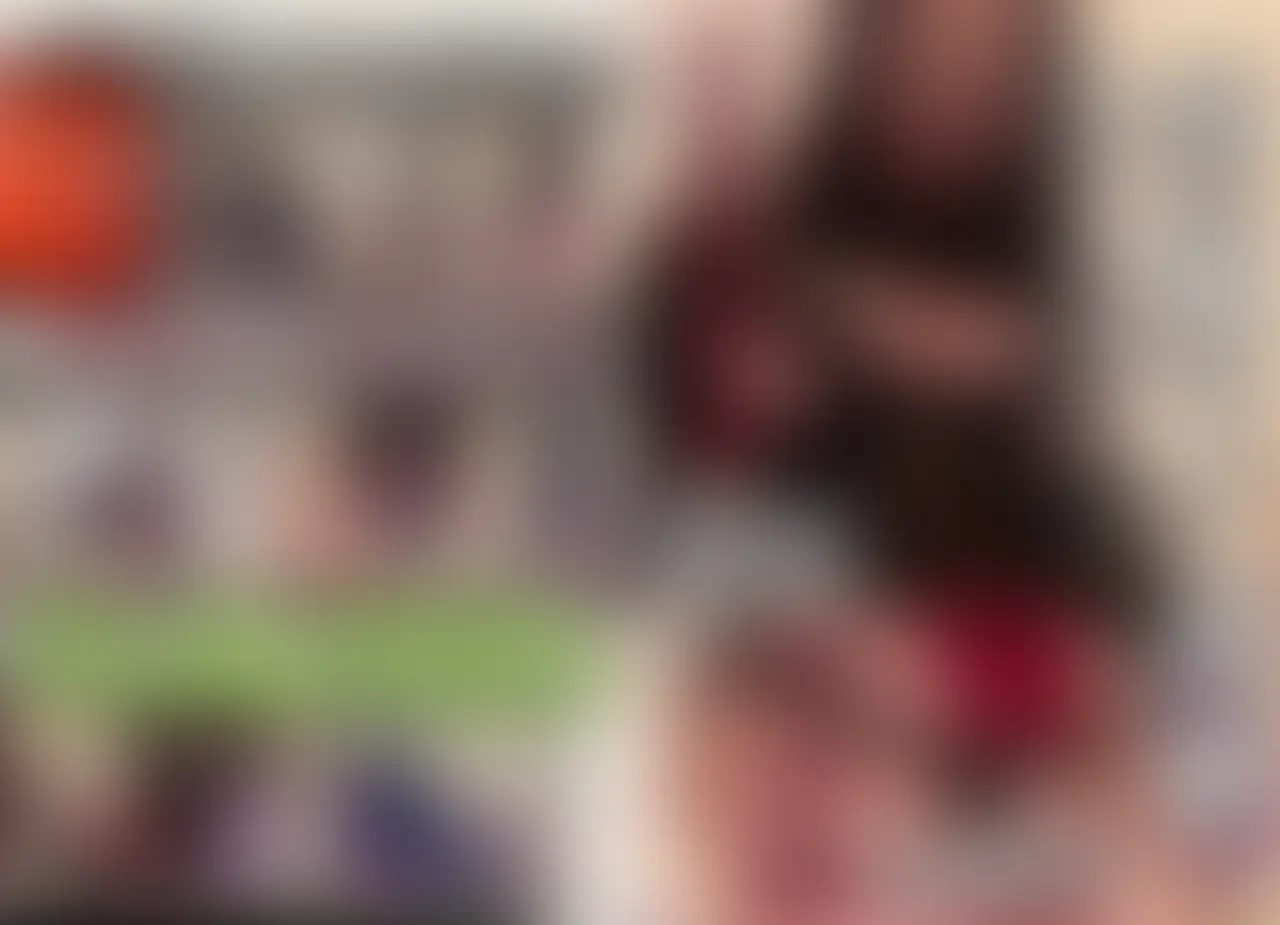 こちら後半はわけあって
3Pになっております♡
紫乃女王様のマゾ調練日記
《専属マゾ乳首&性器ピアス、イラマチオ尿道アナル貞操帯》
乳首と秘部のピアスが妖しく輝き、
苛烈なイラマチオで喉奥を犯され、
尿道を甘く侵され、
アナルは貞操帯に永遠の忠誠を刻まれる。
舌先から粘膜の最深部まで…
専属の舌も、喉も、奥の奥も
全ては私の所有物。
限界ですら私が決める。
私の前でだけ許される自分を手放す
自分を放棄する、ということ。
それは救いか絶望か… (2/2)