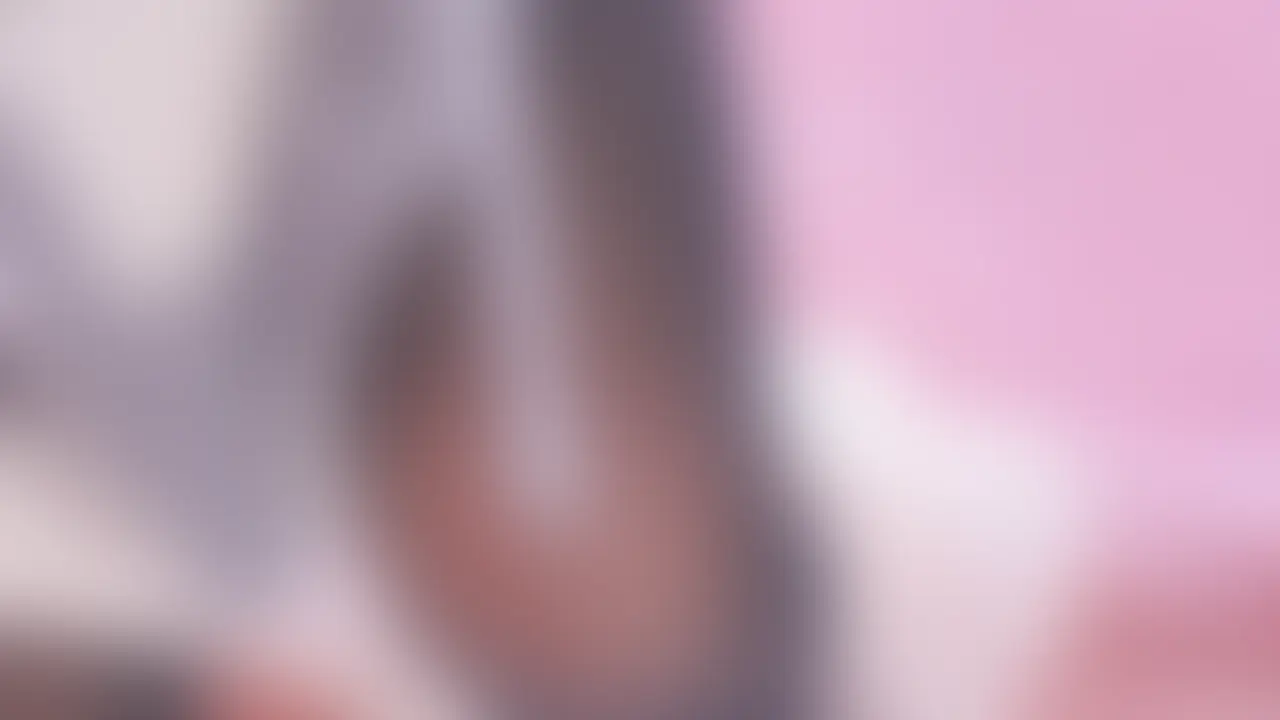 今回の動画はバーチャル配信の裏側のパート2!
実写配信だとおまんこ映っちゃうと大変だけど、
バーチャル配信なら大丈夫♡
なので自由にぬこぬこしてる様子をご覧くださーい♡ (2/2)