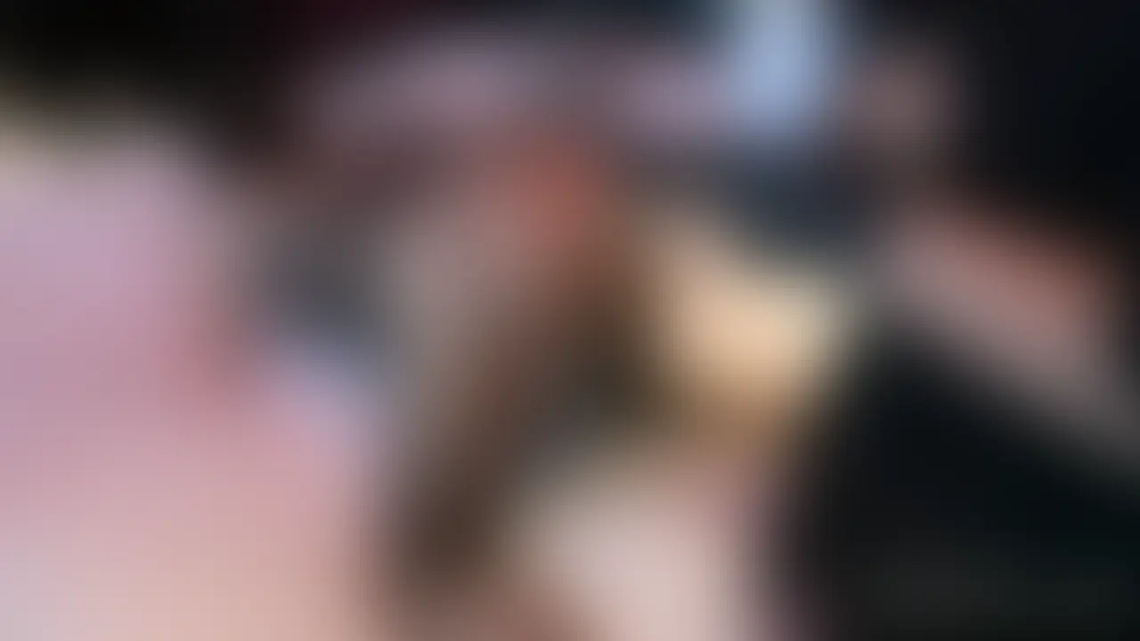 初めての🙈アナル調/教💗【マスク顔出し】
今回は初めてのアナル調/教動画です> ̫<

アナル…
自分で触った事はあるけど(過去動画あるよ🍑)
人に触られるのは初めてで…🙈⸝⸝
どきどきわくわく。

穴あきボディストッキングで
アナル剥き出しの四つん這いの体制で開始。

アナルを視〇されゆっくり指入れから…

そんなとこ人に触られて気持ちよくなりたくないのに
身体は気持ちいってもう知ってるみたいで
簡単に気持ちよくなっちゃって。
やだやだ言いながらも簡単にイッちゃってます🥺⸝⸝



実はみなも１個やらかしてまして😵‍💫
通常ならカットするようなトラブルなんだけど
これはこれでえっちかも？！と思って
そのままノーカットで公開しちゃいます( ᐛ )

お仕置きみたいで興奮しちゃった🤍ｴﾍﾍ (2/2)