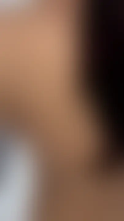 彼女にお風呂で手コキして貰ってたら我慢できずに大量顔射しちゃった...笑 sample 1
