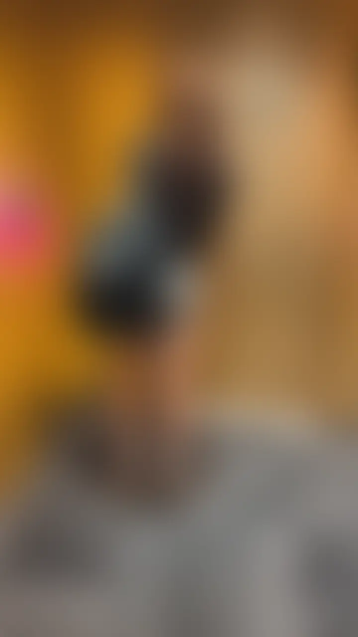 #147【18歳 Cカップ 大学1年生】地方から会いに来てくれた初めましての女の子【31分】縦アングル動画
依頼してくれて地方から会いに来てくれた美人さんを抱いてきました。
スタイルとおっぱいがめちゃくちゃ良くて綺麗でした。
個人的に見返してて、開脚させてのおもちゃ攻めシーンと頑張ってフェラしてる場面がめっちゃえっちで良いなと。 (2/2)