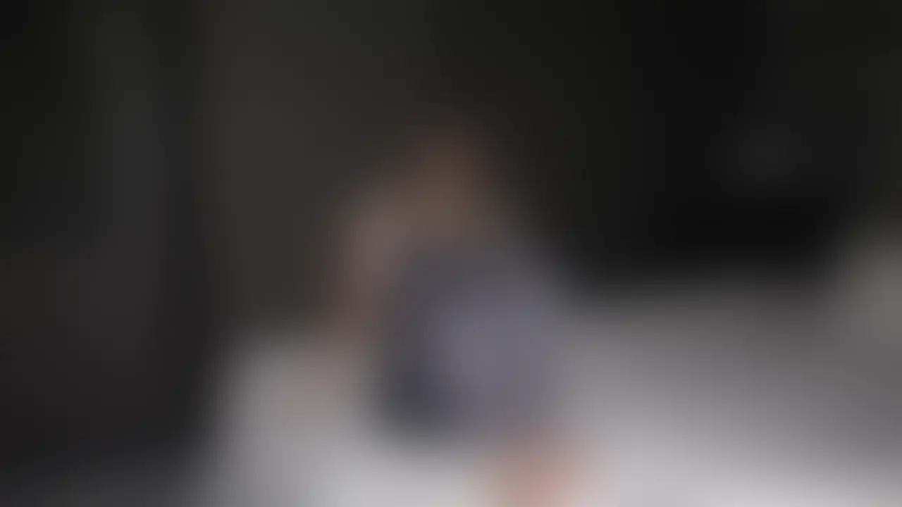 【35歳爆乳人妻】
前回好評いただいた人妻さんと今回は人妻さんの自宅の近くにあるラブホで密会してきました。ヨガウェアのコスプレに加えて初めてローションプレイをしてみました。二人とも初めてだったので温かくご覧いただけるとありがたいです。最初はゴムありだった約束がいつの間にか生ハメ外出し→気付いたら中出ししちゃってました。人妻との生中出しのドキドキして一番興奮します。
35歳なのにまだまだ若く見える爆乳で美人な人妻さんとのひとときをぜひフルバージョンでお楽しみください。 (2/2)
