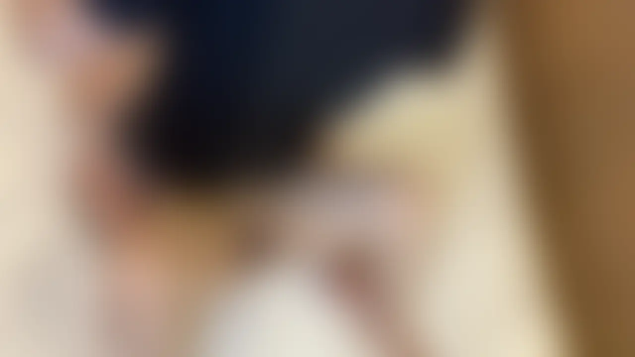 すべての女性に敬意を払っていますし尊敬していますが一部ナマイキなのもいるのも事実、そこにまで仏心を出せないので生意気なのには塩対応します！

会話すると一言余計なことを言うから周りから反感を買うことも多い認識はあるようで、このときもその癖が出ていて、さすけに少し文句言われています、本人はナマイキなつもりがない😅

あんま余計なことばっか言ってくるので、途中で顔も見たくなくなってきたので、布団をかぶせて穴だけ使ったらちょうどいい

たまに連絡は取るけど今後もう会う事ないだろうなって子、思い出すとイラっとさせられる記憶の方が圧倒的に多かった (2/2)