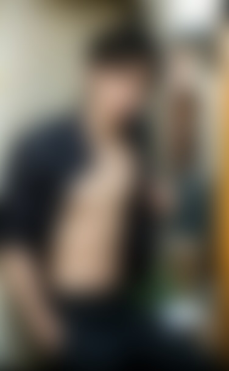毎日悪い人を取り締まっている警〇官👮‍♂️のカイト(23)自宅での全裸写真見てください// sample 1