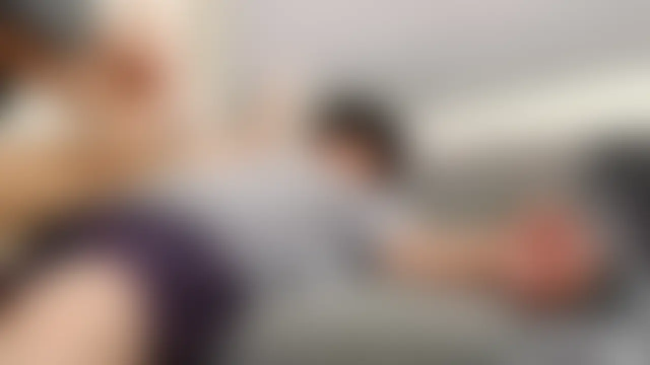半額以下、57分さなちゃん足コキ詰め合わせ
さなちゃんのスニーカーとパンプス責め
今回はさなちゃんの靴責め、撮影に靴はいりますか?
そうしたら捨てるようなペタンコパンプスと、普段履いているスニーカー持っていきます!
太ももに股間をなすりつけて、足の裏を堪能していました。
汚れた靴は美しい。
さなちゃんのくさくさストッキングで顔踏み足裏舐め足コキ 前編
今回は美脚美女さなちゃんが連履きしたくさくさストッキングで足フェチプレイオンパレード。
ソファーの顔に足裏を押し付けて、もう片足は股間を踏み踏み。
ほっぺが赤くなるくらい踏みにじり、そのまま足の裏を口の中へ捩じり込み
さなちゃんのくさくさストッキングで顔踏み足裏舐め足コキ 後編
舌を出した口にストッキングの足裏を無理やりねじ込ませ、上下に動かして隅々まで舐めさせるさなちゃん。
かなりのご褒美です、
さなちゃんのペタンコパンプスで足コキ
今回は隣の歩く人の足音まで聞こえる、プレハブの様な壁の薄いスタジオで、カーテンのみで遮断した部屋で足フェチプレイ。
緊張感がありながらもパンプスで足コキ、すぐ隣では何も知らない人が通行していきます。
さなちゃんは メールで
> > > > (なお、履き古しの在庫を見たら
> > > > 後はヒールほぼなしのパンプスが
> > > > 3足程でした(^_^;)💦)
との事で家から持って来てくれた靴底ツルツルの靴でたっぷり裏筋をさすったり、踏み踏み、我慢汁が大量にでていました。
さなちゃんのいろんな体制で足コキ三昧
今回は、すぐ隣に一般の通行人がいる中で、カーテン1枚だけで遮られている室内で、さなちゃんに足コキしてもらいました。
こいているさなちゃんも大ウケしてました。
超マニアック作品。 (2/2)
