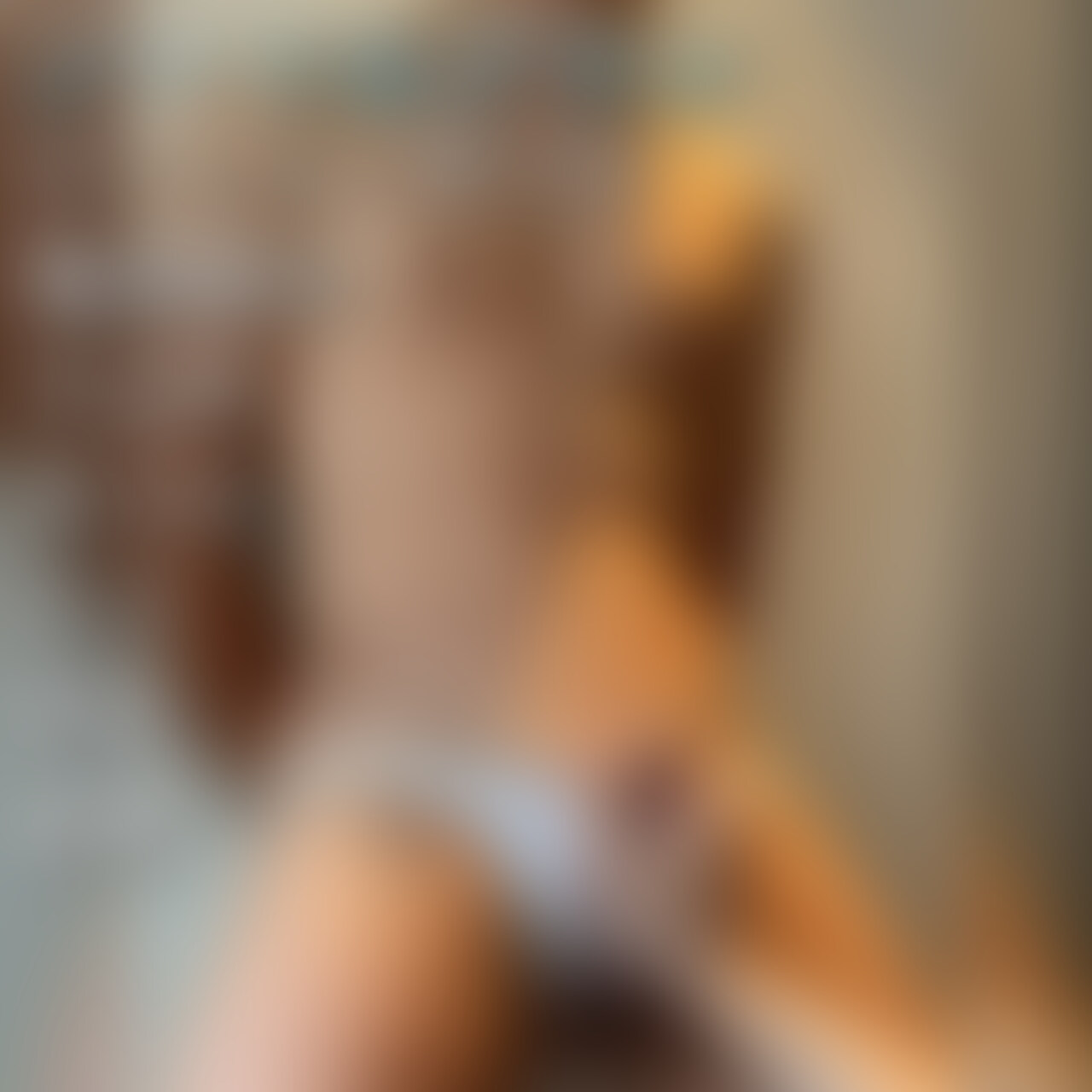 白ビキニをパンパンに膨らませて、 sample 1