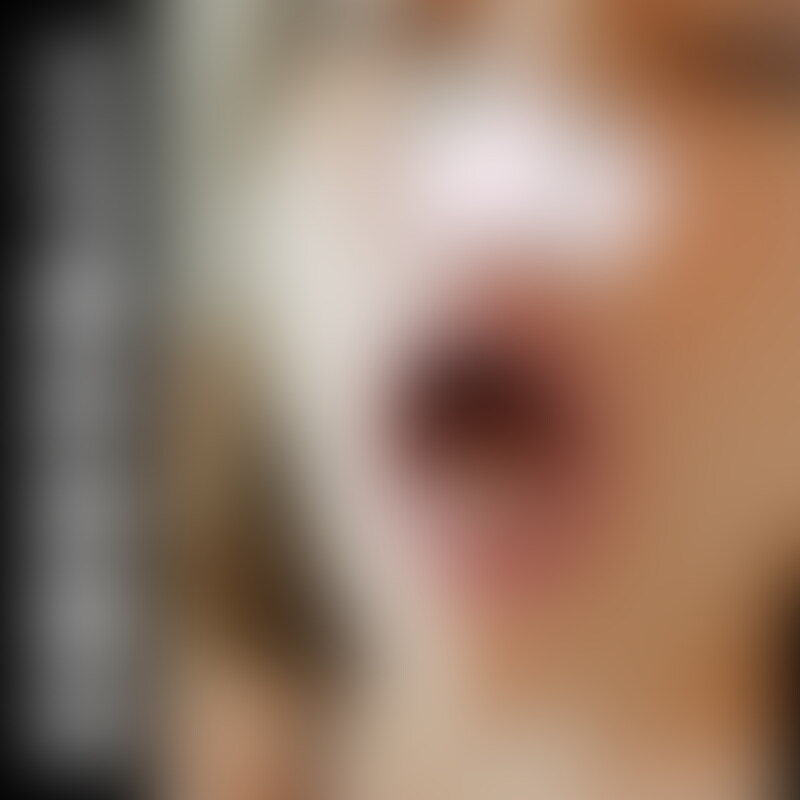 ※この動画はVIP会員様限定です。
今回は黒ビキニを着た痴女による仁王立ちフェラです。
ビキニをプレゼントしたら、「ありがとう舐めてあげる!」ってことで撮影しました。
これが大量口内射精も素晴らしい画になったのですが、何よりもローションを体に塗りたくっての手コキやローションフェラがたまらない作品に仕上がりました。
また、痴女らしい強めの言葉責めも無視できない作品です。
ぜひサンプルから雰囲気だけでも感じてみてください! (2/2)