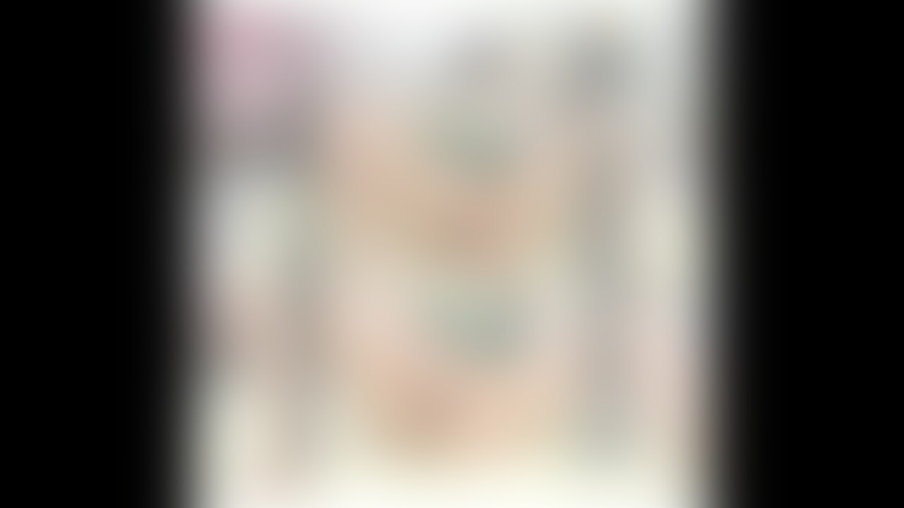 手マン潮吹きオナニー♡ (2/2)