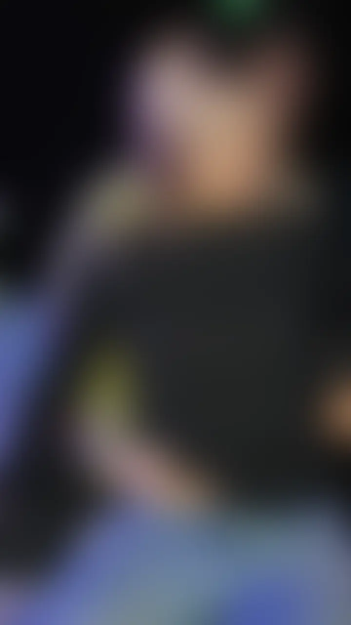 乳首が一番気持ちいいかも、、、
この日はウィッグでイメチェンしたよ❣️ (2/2)