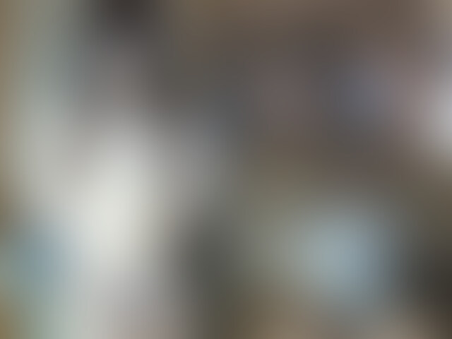 制服アイドル目指す黒髪1Kで露出面接
ツイッターを通じて知り合ったアイドルを目指す女の子です。さすが自分でアイドルになりたいと思うくらいですから、普通一般の基準から言ってもかなり可愛い子でした。本人は、きゃりーぱみゅぱみゅに似ていると良く言われると言いますが、実際似ています。
ちなみに私は、ツイッターでは複数のアカウントを持っており、その中のひとつでアイドルプロデュースをしているという架空の人物を演じております。
そこで引っ掛かった女の子に面接&カメラテストと称してカメラを回し、色々と詰問をしていきます。
「歌って踊るアイドルを目指しているんだろうけど、最初は名前を売るために水着にならなくちゃいけない。その覚悟はあるか?」
こう言うと、大体の子が「大丈夫です! 頑張ります!」
と口だけは言うんですね。ですので「じゃあ、その覚悟見せてもらおう」と、その場で水着面接をしていくわけです。その時、一応面接だから、実際に着せられると思ってないけどいいこと言っとかなきゃ。という子は狼狽したり、急に拒否したりで話になりませんから、その時点でお帰り頂きます。そこで篩いにかけるわけです。そして、映像のこの子はそういう意味ではめちゃくちゃ度胸がありました。
「今日は水着の用意がないから、ここで下着になれる? 下着も水着も肌の露出は同じで殊更に性的な部位を露出させるわけじゃないから大丈夫だよね?」
そう問いかけると「問題ありません」とすぐに学校帰りのセーラー服を脱ぎ始めます。
まぁ、この時点で、アイドルとしての覚悟は十分分かりました。どうなったら、じゃあ一体どこまで出来るのか、が試してみたくなります。
「ただ、○○○未満の場合はこれ以上する仕事は来ないと思うけど、○○○を過ぎたらもっと過激なことにも挑戦する可能性がある。だから、今のうちから練習しておこう」
ということで、彼女には、今後求められるであろう、着エロ、セミヌード、濡れ場まで練習させました。これで、女優としての未来までバッチリです。
映像中のすべての表現に猥褻さと、自己の性欲を満たすために行った行為はありません。
動画:28分47秒
映像はmpeg4形式になります。
この映像は日本国が定める法令に則った形で撮影されており、違法行為は一切ありません。
被写体の年齢確認は確実に行っており、年齢確認書類のコピーも所持しています。 (2/2)