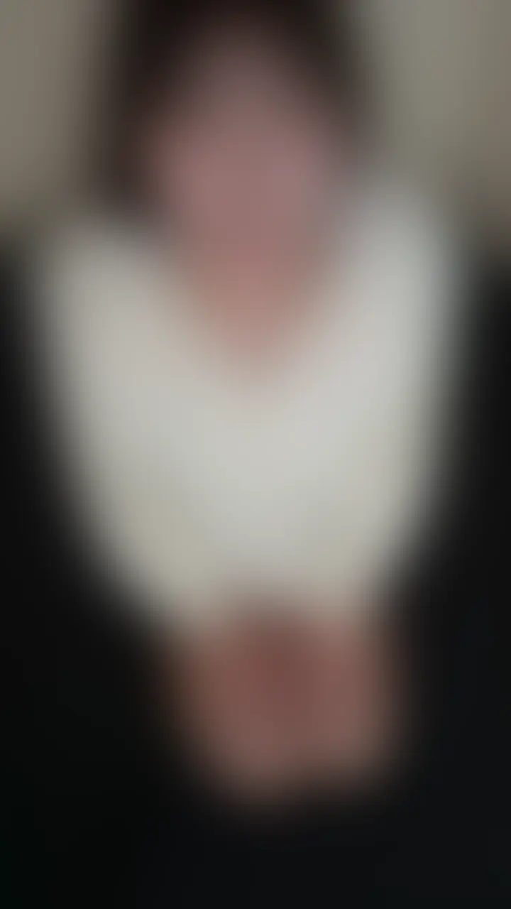 ※本編顔出し※
爆美女下着屋店員
濃厚フェラ抜きで大量射精
綺麗な顔して下品にちんぽ舐めてるの興奮するよね
美女オーラがサンプルのモザイクを貫通しているw (2/2)