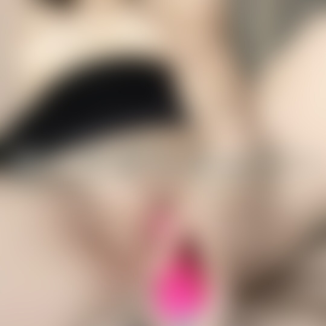 やっほーいもこだよ🥰
今回はゴールドプランの動画ですっ❣️
えっちな部分をカメラに近付けて…
おもちゃで気持ちよくなっちゃいました💦💦 (2/2)