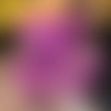 ベッドにもたれながら、「いいから舐めて」って淡々と命じられて舐め犬開始🐶

でもすぐに「下手くそだね」って言われて仰向けにされ、そのまま顔に馬乗りされて腰をグリグリ…

こっちは触られてすらないのにもう限界で、ちょっと手で擦られただけであっさり発射。

呆れた顔で舐めさせながら、今度は二発目を搾られて、完全に“処理されるだけの存在”になってました😶‍🌫️ (2/2)