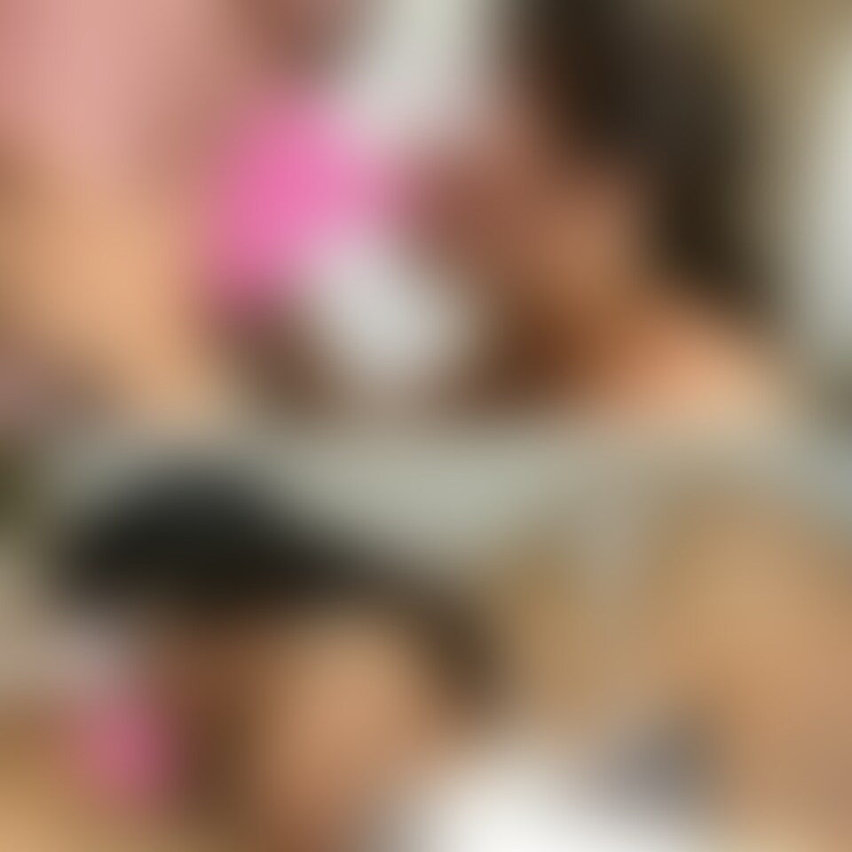 【一週間溜めに溜めた精液を裏垢グラドル女子のお口にぶちまけてみた~怒涛の口内発射3連発+大量顔射で全身白濁まみれ☆巨乳OL菜穂ちゃん】
--------------------------------------------------------------
本映像はこちら作品の別アングル版です↓
https://myfans.jp/posts/2ef164c6-047a-41b1-9c2b-9277c11561b2
--------------------------------------------------------------
こんにちは、エロイストです。
今回で2回目の登場、都内の某企業に務めるOLの菜穂ちゃんです。愛嬌たっぷりで癒し系、しかも巨乳な彼女。最近は親や友達に内緒でこっそりとグラドルとしても活動しているんだとか。
色気むんむんのムチムチボディで誘惑しながら、自慢の舌テクでジュポジュポと男のチンコを舐めしゃぶり、濃厚な中年ザーメンを絞りとるのが趣味の菜穂ちゃん。
前回に引き続き、菜穂ちゃんはSNSでお気に入りのフォロワーを呼び出します。集まったのはもちろん、彼女好みの濃い精液をたっぷりと一週間は溜め込んだという性欲丸出しの中年男性ばかり。
乳首が透けるほど薄い布地のエロ水着に着替えた菜穂ちゃん。豊満な彼女の献身的なフェラご奉仕にフル勃起間違いなしですよ。
1人目はSっ気のあるガテン系の職人さん
開始早々、菜穂ちゃんの積極的なジュポフェラに「あー気持ちいい、裏スジ気持ちいいよ」と彼女の桃尻を撫でながらご満悦の様子。
最初こそ余裕の笑顔を見せていた男性ですが、NNフェラからのリズミカルな高速ひょっとこバキュームフェラで一気に責め立てられ、あっという間に昇天寸前。
彼女の舌テクに圧倒されつつも、気持ちよさそうに「イクよ。出るよ。出る出るっ」とうめき声を上げ、遠慮なく咥内に大量発射。
中年男性の濃厚精液で頬をパンパンに膨らませた菜穂ちゃんは、喉に絡ませながらも、うれしそうに微笑みながらごっくんです。
2人目はMよりな商社の営業マンさん
今日のオフ会のために「10日間我慢してきた」と告白する男性に菜穂ちゃんは驚きと喜びが隠せません。
男性を得意の乳首責めで可愛がった後、赤黒く汚れたムレムレのズル剥けチンコを嬉しそうにパクり。
溜めに溜めた性欲が一気に開放された男性は、菜穂ちゃんの超舌テクによって、ものの数分経たずに腰を震わせてノックアウト。気持ちよさそうに腰を反らし、彼女の口に収まりきらないほど大量射精でフィニッシュです。
3人目はドMな中小企業の会社役員さん
撮影前の会話でかなりのドMだと発覚した男性。あまりに積極的な菜穂ちゃんにタジタジになりながらも、彼女のねっとりとした乳首舐めだけでフル勃起。
そのまま、手コキ+玉舐めからのジュポフェラで全身を痙攣させるほどの大興奮。一週間ぶりの強烈な性刺激に男性は堪らず「あ、あっ」と情けない喘ぎ声をあげてしまいます。
即絶頂寸前の男性を弄ぶように丁寧かつ大胆なフェラテクでじっくりと責め立てる菜穂ちゃん。最後は上目遣いのご奉仕フェラで堪らず口まんこに大量発射。
彼女が口を開くと、舌を覆うほど大量なゼリー状のザーメンが口から溢れ出し、あまりのエロさに再勃起不可避です。
そして最後の4人目はかなり巨漢な夜間警備員さん
体のサイズもさることながら、全身が毛むくじゃらと言っていいほどの剛毛な男性。菜穂ちゃんは思わず「お○○○さん、精液めっちゃ出そうだね(笑)」とイタズラに微笑みます。
太めの肉竿でも物怖じせず、パクっと頬ぼる菜穂ちゃん。
床に立て膝をつき、喉奥まで使ったディープ・スロートでジュポジュポとご奉仕。体毛の濃さとともに匂いも凄いのか、時折むせながらも高速ノーハンドフェラからの優しく包み込むような疑似おまんこ手コキを披露。口数は少ないものの、男性は気持ちよさそうに腰を突き出し、明らかに限界が近い様子。
ラストは「かけていい?」と男性が提案し、菜穂ちゃんの顔に勢いよく顔射…のつもりが一週間溜め込んだゼリー状ザーメンがビュルビュルっと大量放出。顔のみならず、菜穂ちゃんの全身がザー汁ぶっかけ状態になる始末。
思わぬ展開に「ん~」と声を上げ涙目でお風呂へダッシュする菜穂ちゃん。
それでも、シャワーを浴びた後は満足気に微笑み、集まってくれたフォロワーさん達にお礼を言っていたので一安心。
ちなみにこのオフ会は、完全に菜穂ちゃんの気分次第で開催されるとのこと。これを見逃すと、次はいつになるかわかりません。気になったら手に入れておくことをオススメしますよ。 (2/2)